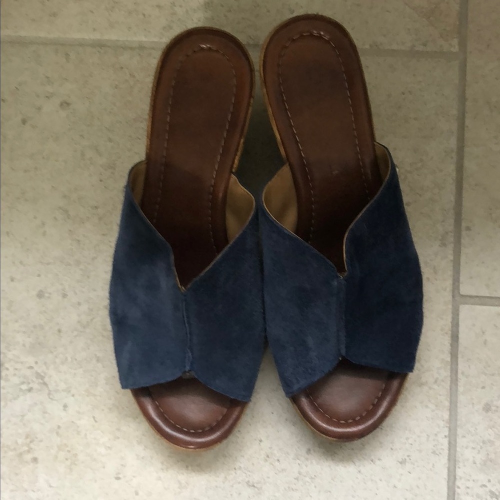 Wedges blue suade